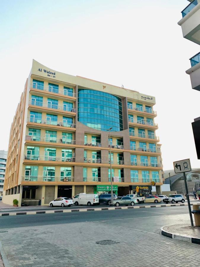 Female Only-Anaruby Backpackers- Metro Station Mashreq Hostel ดูไบ ภายนอก รูปภาพ