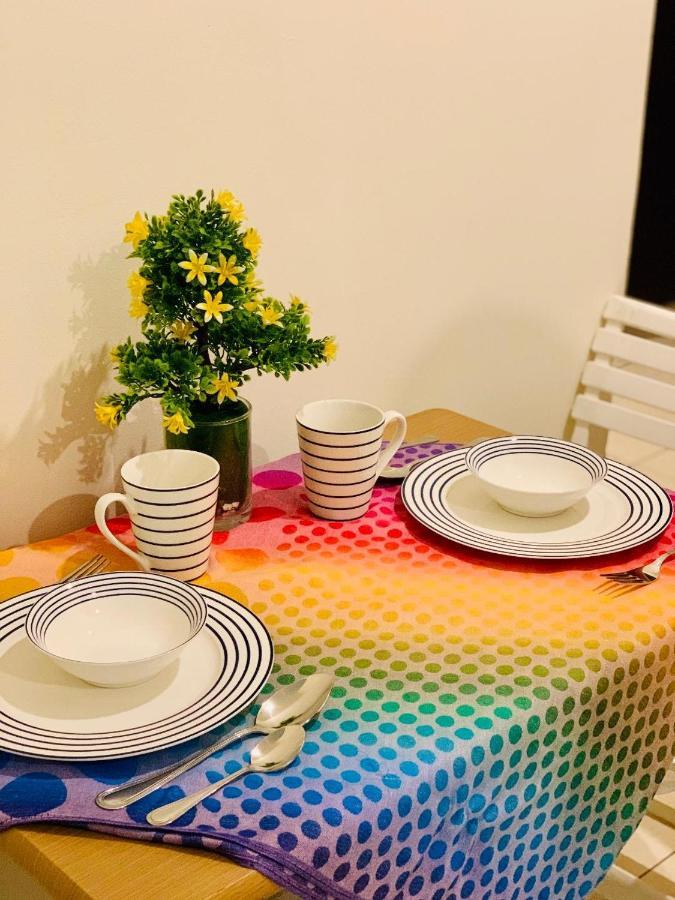Female Only-Anaruby Backpackers- Metro Station Mashreq Hostel ดูไบ ภายนอก รูปภาพ