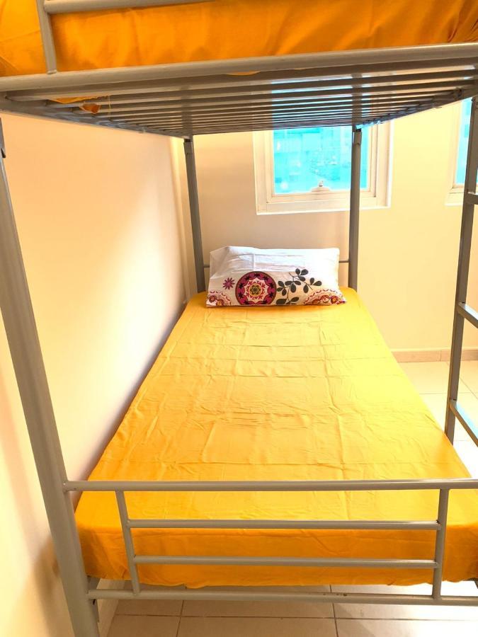 Female Only-Anaruby Backpackers- Metro Station Mashreq Hostel ดูไบ ภายนอก รูปภาพ
