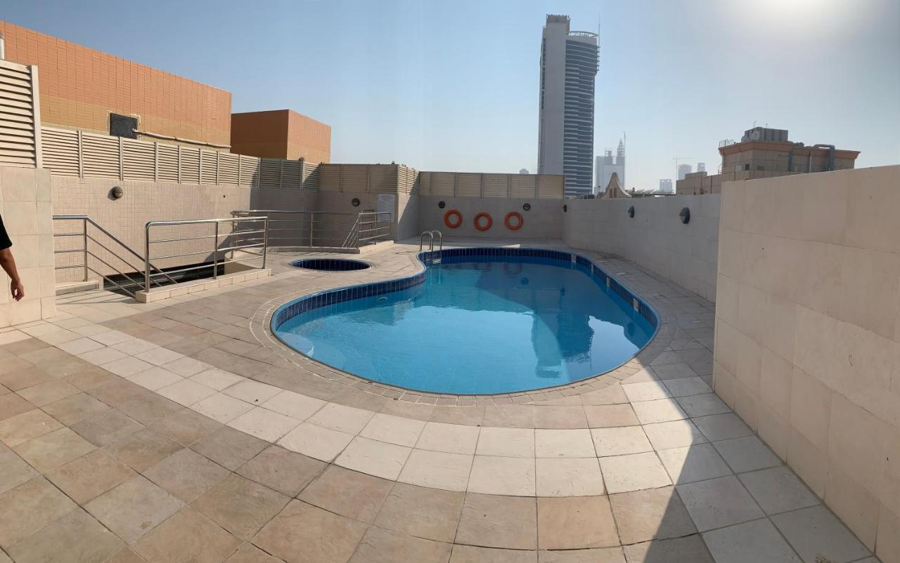 Female Only-Anaruby Backpackers- Metro Station Mashreq Hostel ดูไบ ภายนอก รูปภาพ
