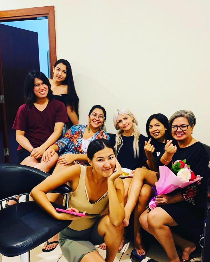 Female Only-Anaruby Backpackers- Metro Station Mashreq Hostel ดูไบ ภายนอก รูปภาพ